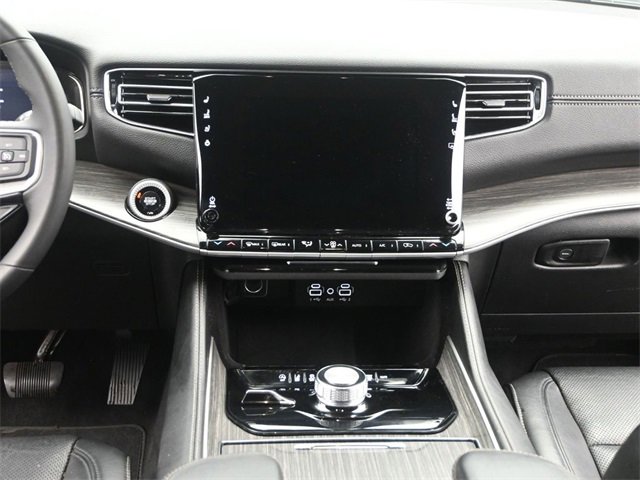 Used 2024 Jeep Wagoneer L Series II w/ Flexible Seating Group image 27