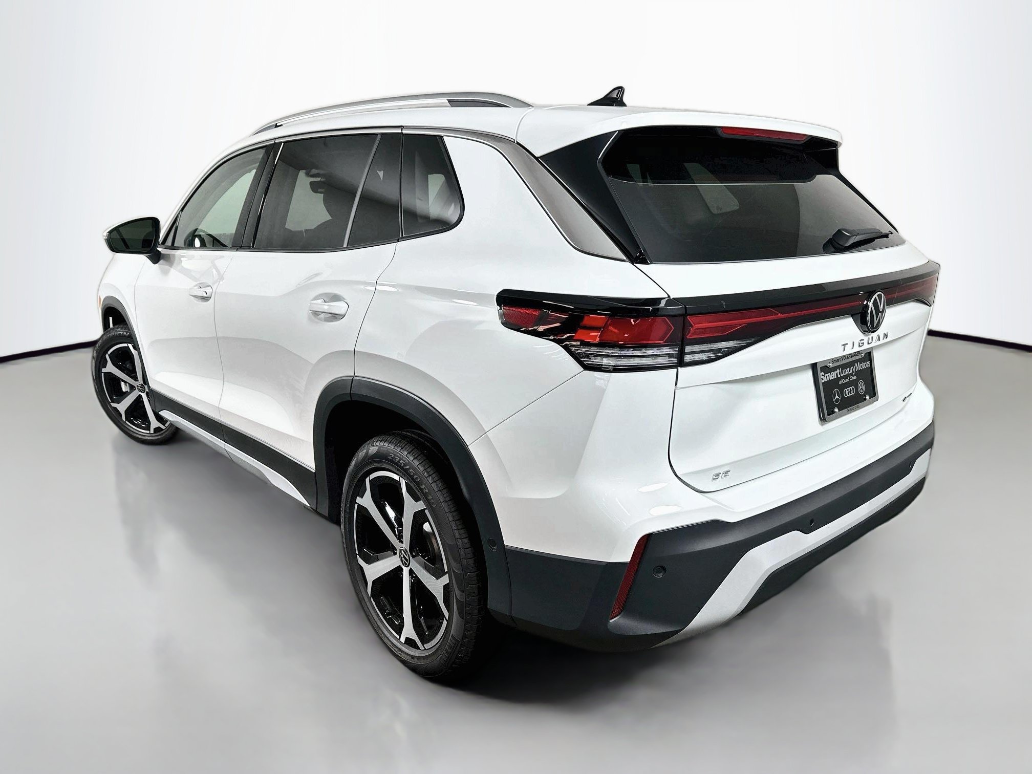 New 2026 Volkswagen Tiguan SE AWD/4WD image 5