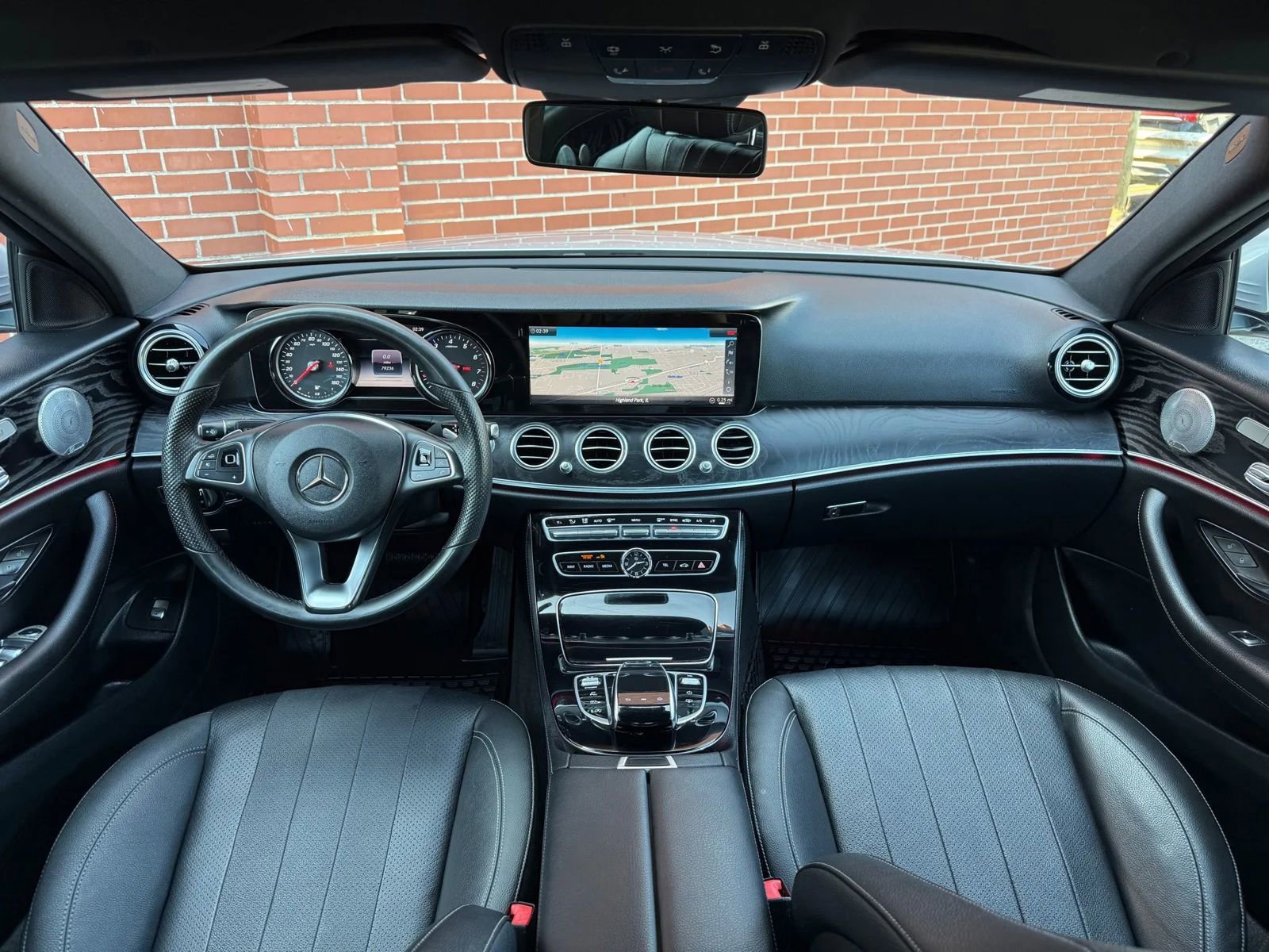 Used 2017 Mercedes-Benz E 300 4MATIC image 9