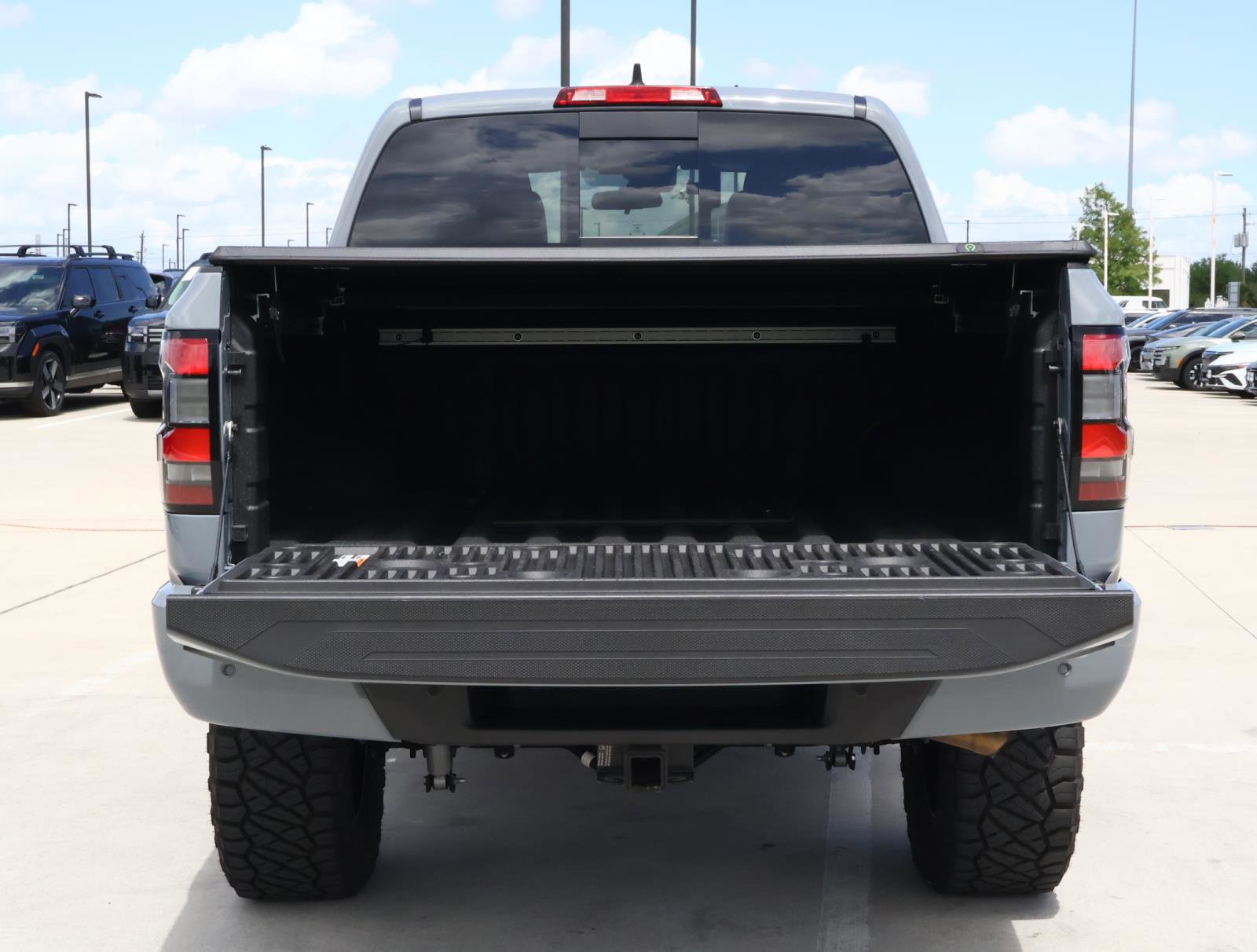 Used 2025 Nissan Frontier PRO-4X w/ Pro Convenience Package image 9