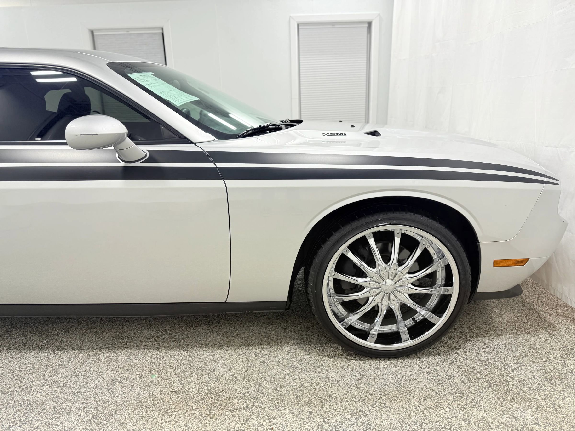 Used 2010 Dodge Challenger R/T image 8