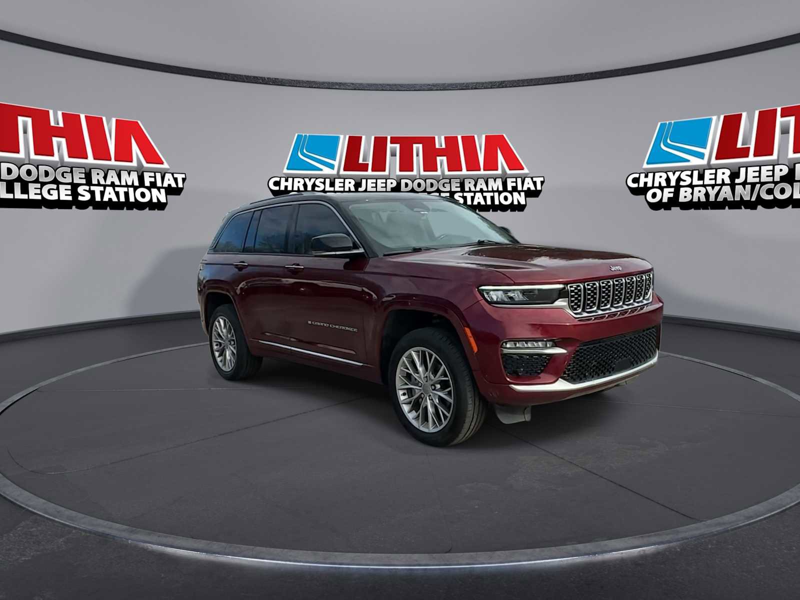 Used 2022 Jeep Grand Cherokee Summit w/ Adv Protech Group IV AWD/4WD video 2