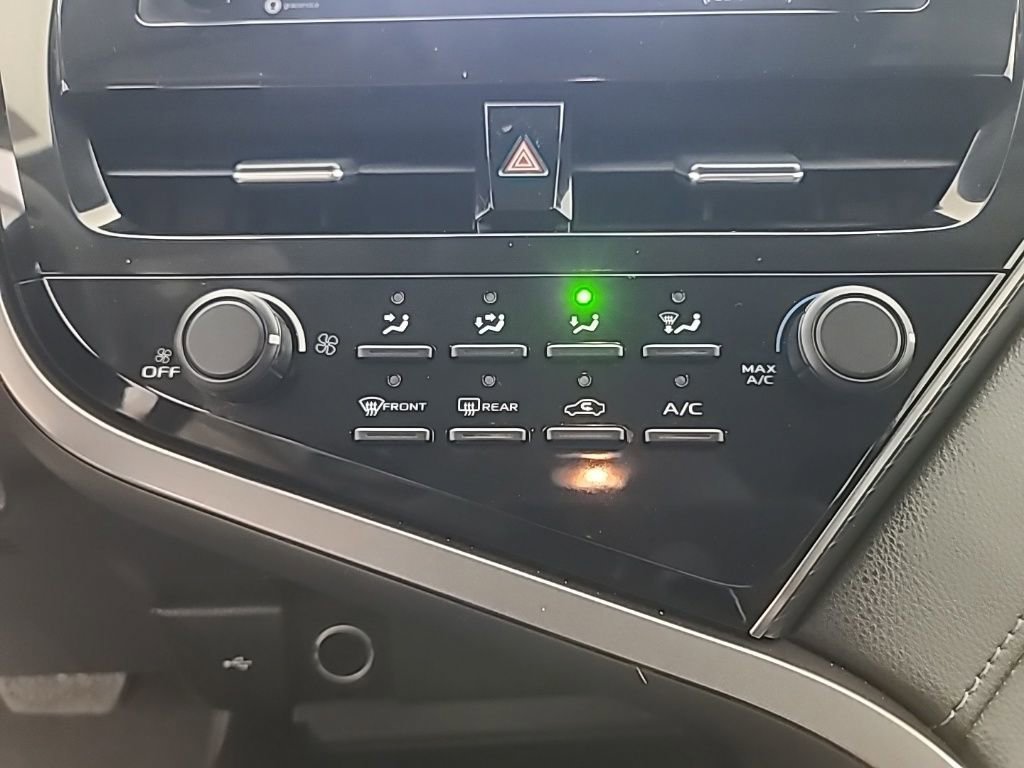 Used 2021 Toyota Camry LE image 33