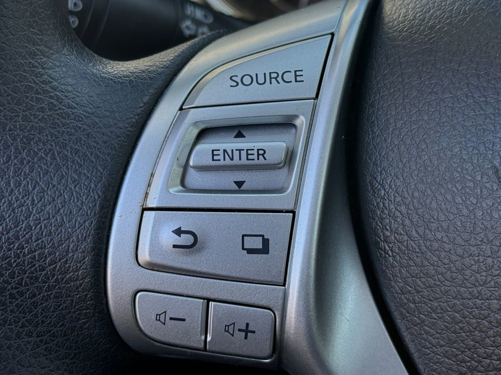 Used 2016 Nissan Rogue SV w/ SV Premium Package AWD/4WD image 22