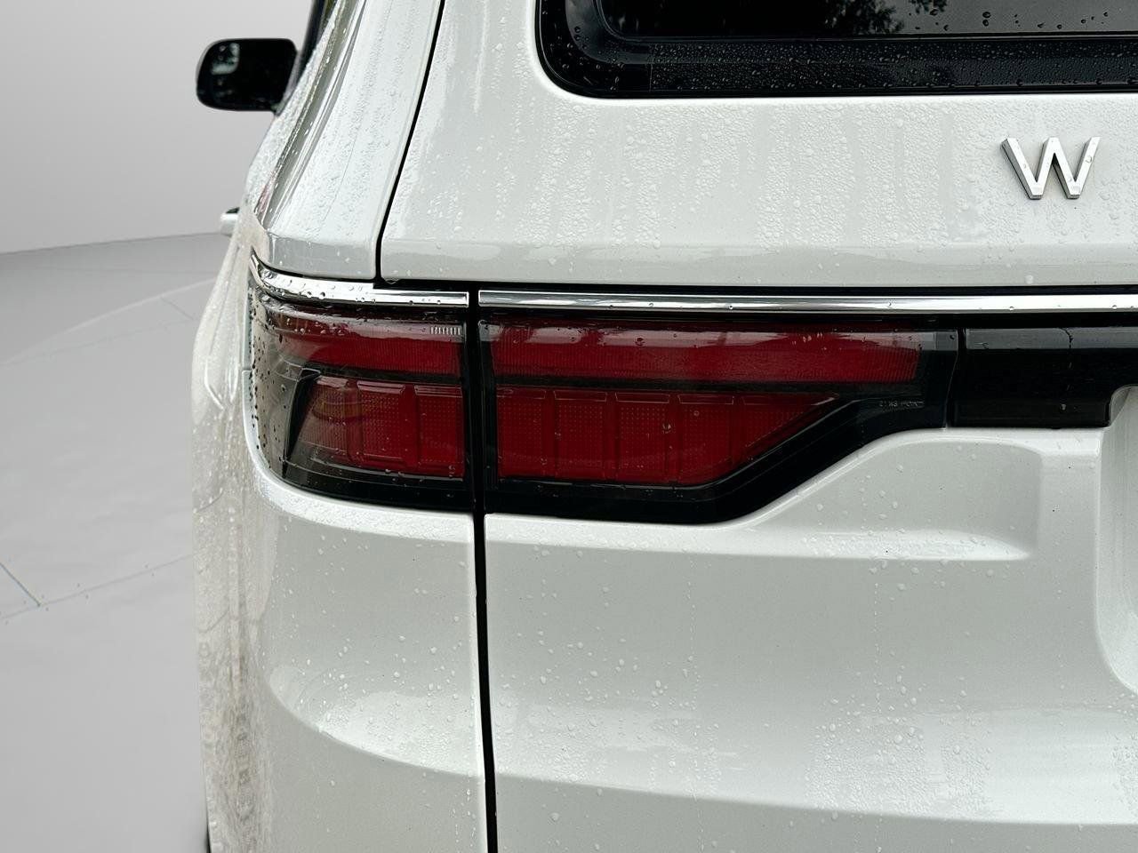 Used 2023 Jeep Wagoneer Series III w/ Preferred Equipment Group image 7