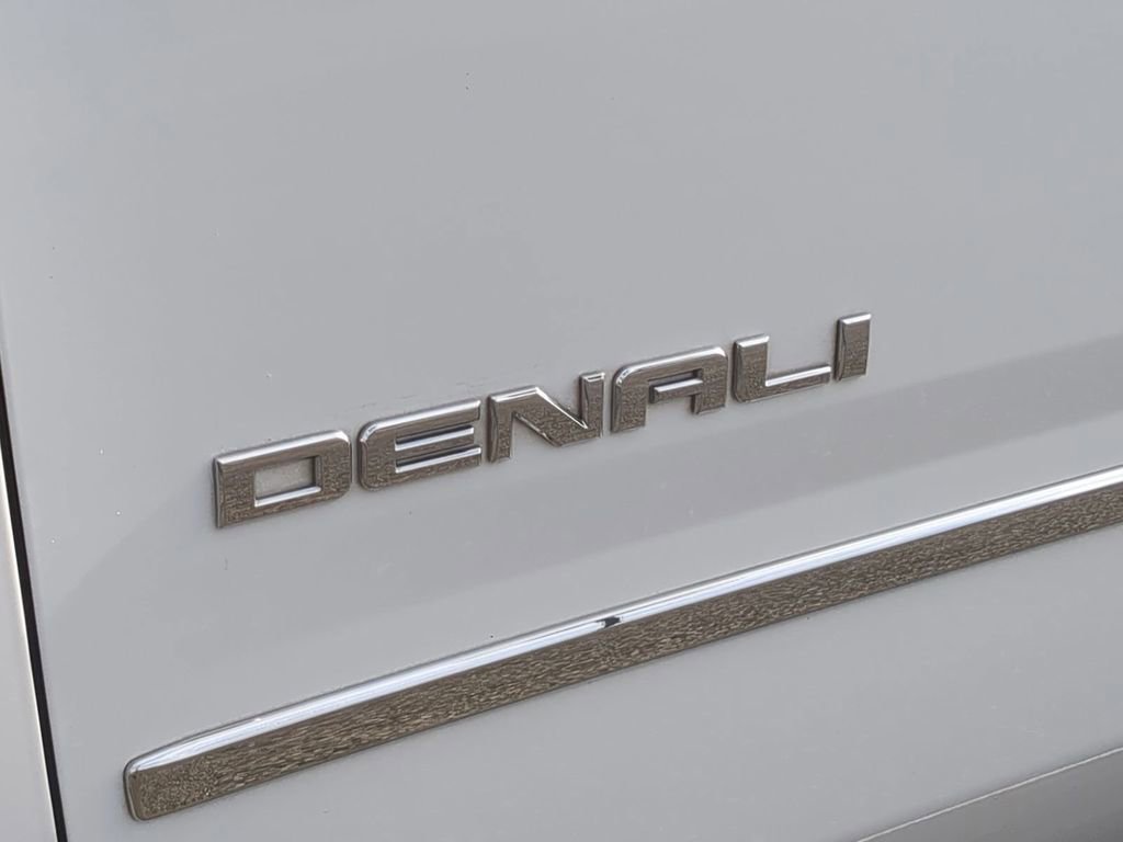 Used 2020 GMC Yukon XL Denali w/ Open Road Package image 35