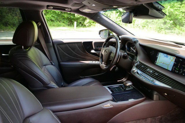 Used 2019 Lexus LS 500 w/ Luxury Package RWD image 47