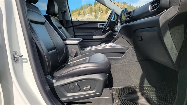 Used 2022 Ford Explorer XLT w/ Equipment Group 202A image 37