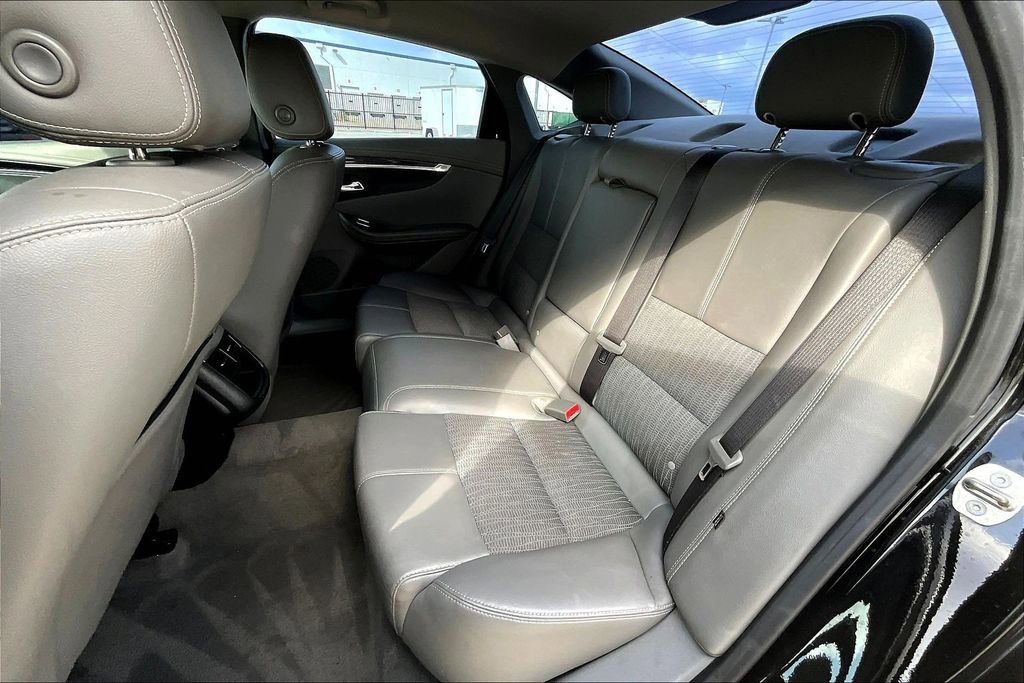 Used 2018 Chevrolet Impala LT image 33