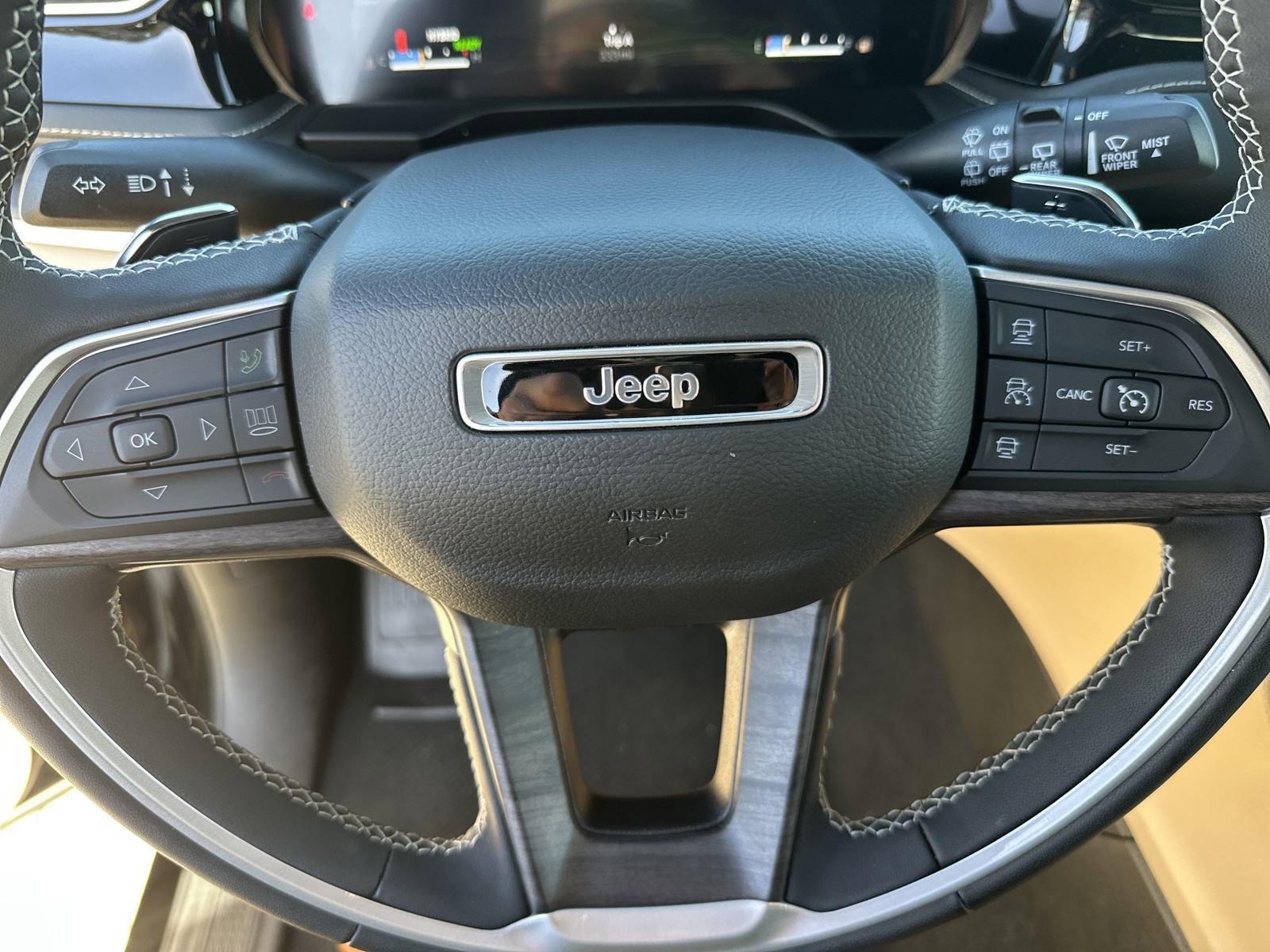 New 2024 Jeep Grand Cherokee Limited 4xe w/ Luxury Tech Group II AWD/4WD image 36