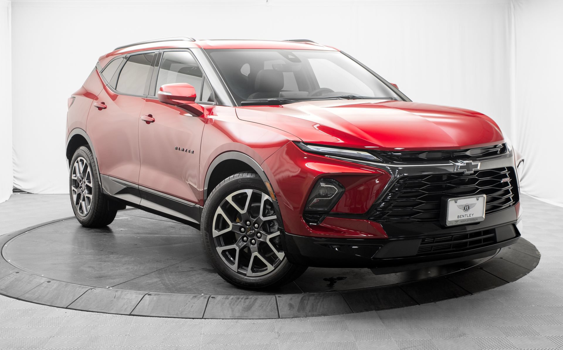 Used 2025 Chevrolet Blazer RS w/ Driver Confidence II Package AWD/4WD image 1
