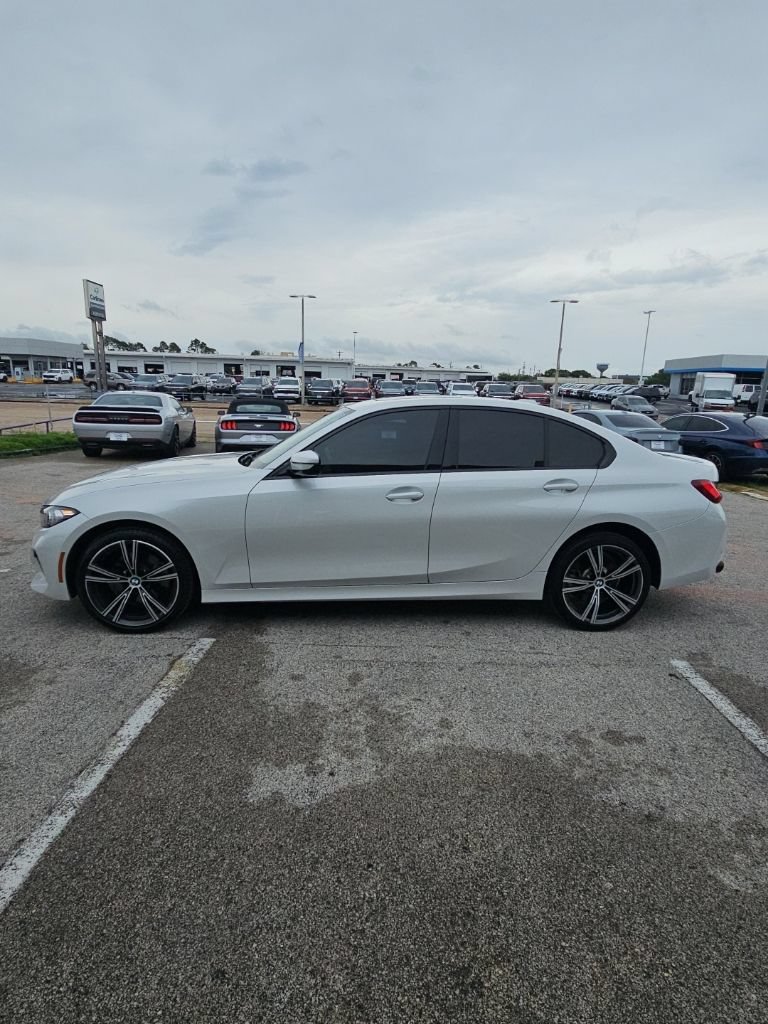Used 2023 BMW 330i Sedan w/ Driving Assistance Package RWD image 4