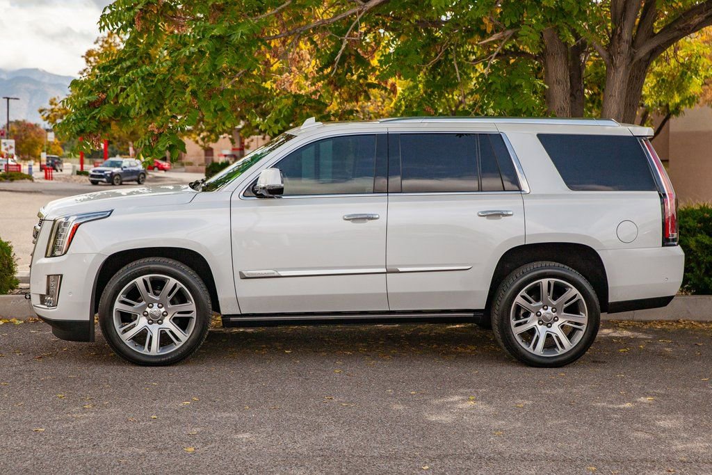Used 2020 Cadillac Escalade Premium Luxury image 8