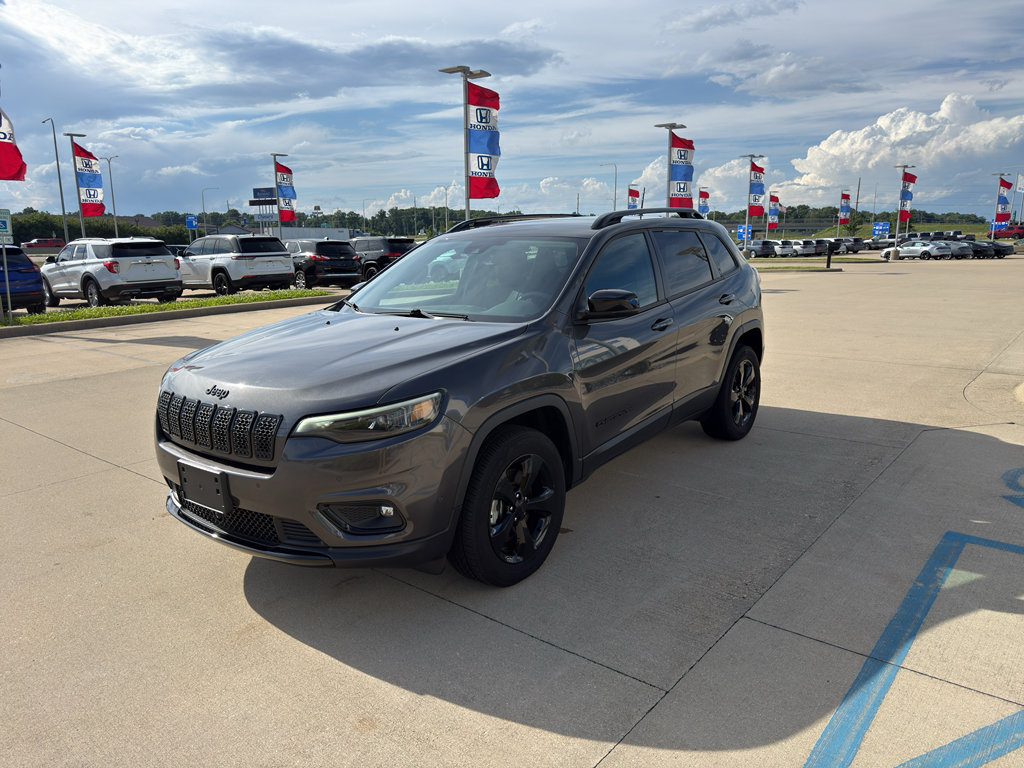 Used 2023 Jeep Cherokee Altitude Lux
