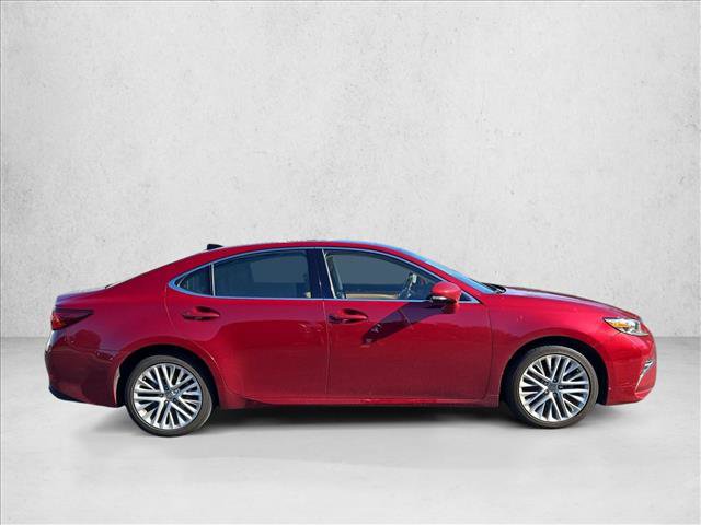 Used 2017 Lexus ES 350 w/ Ultra Luxury Package FWD image 4