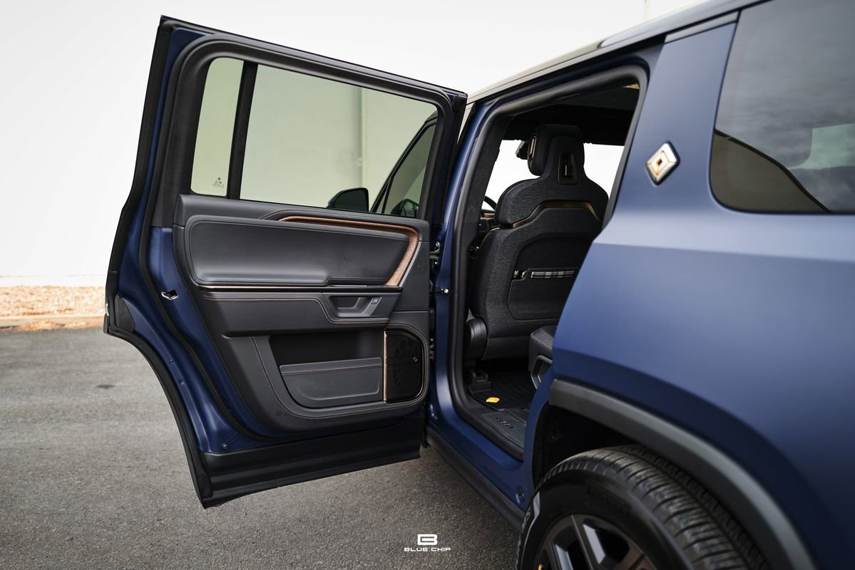 Used 2026 Rivian R1S Premium image 36