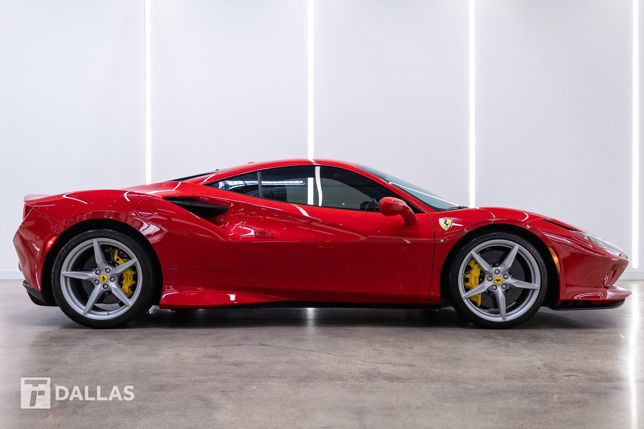 Used 2022 Ferrari F8 Tributo RWD image 20