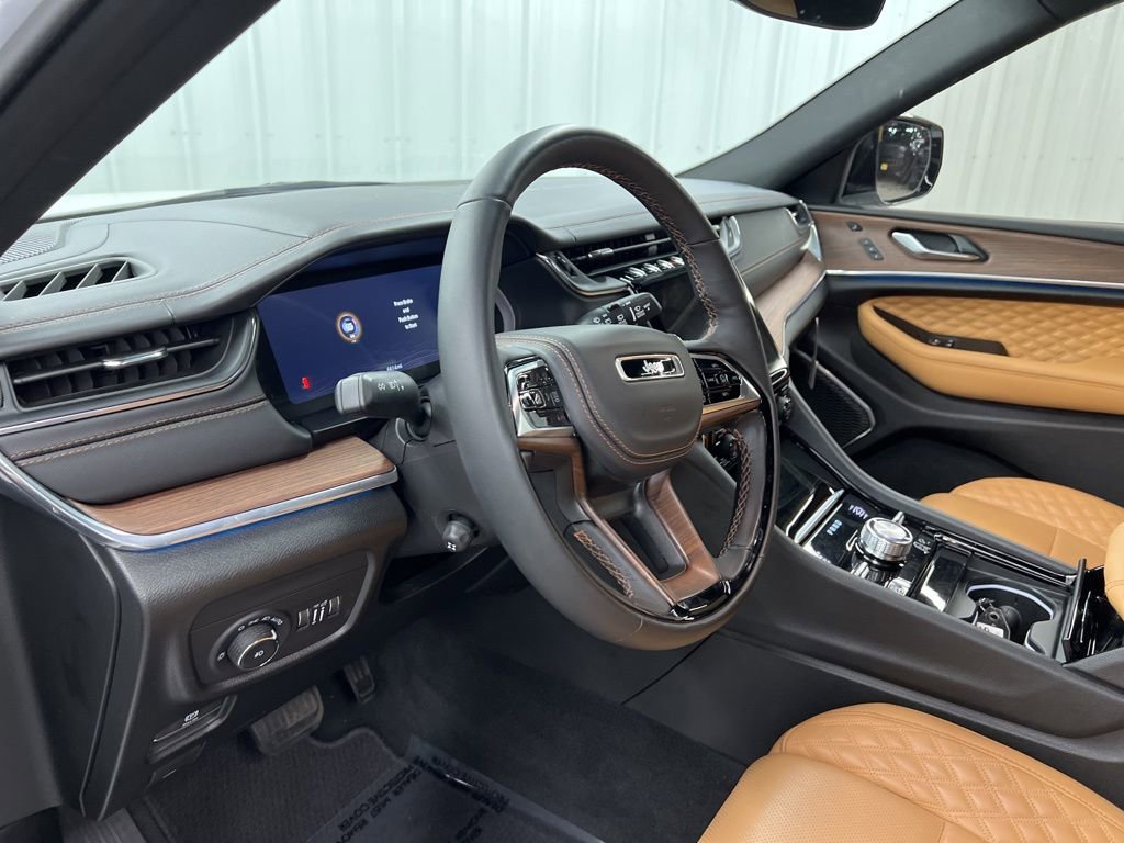 Used 2025 Jeep Grand Cherokee L Summit w/ MOPAR Finishing Package image 19