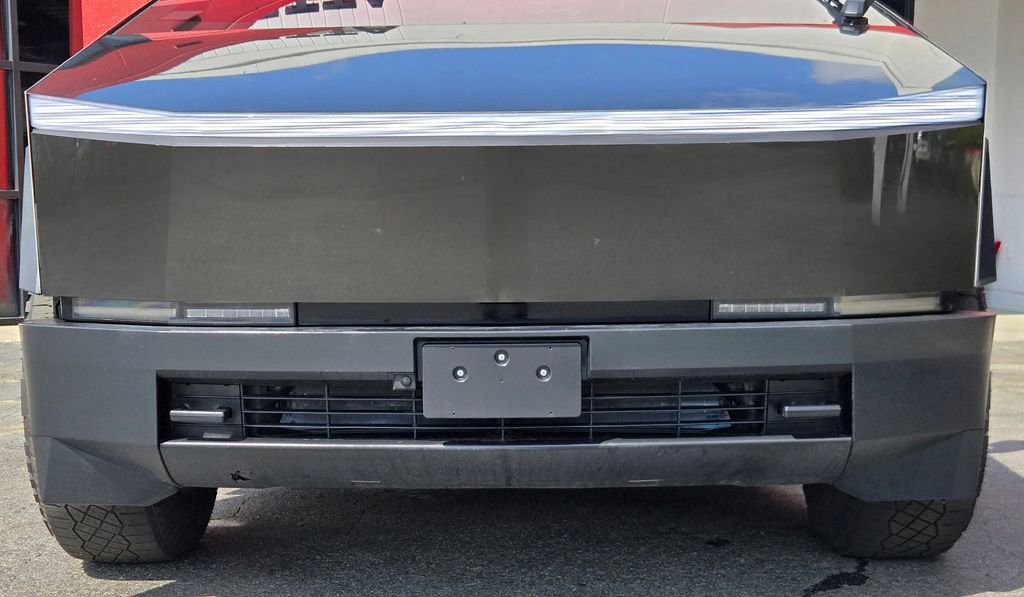 Used 2024 Tesla Cybertruck AWD Crew Cab image 12