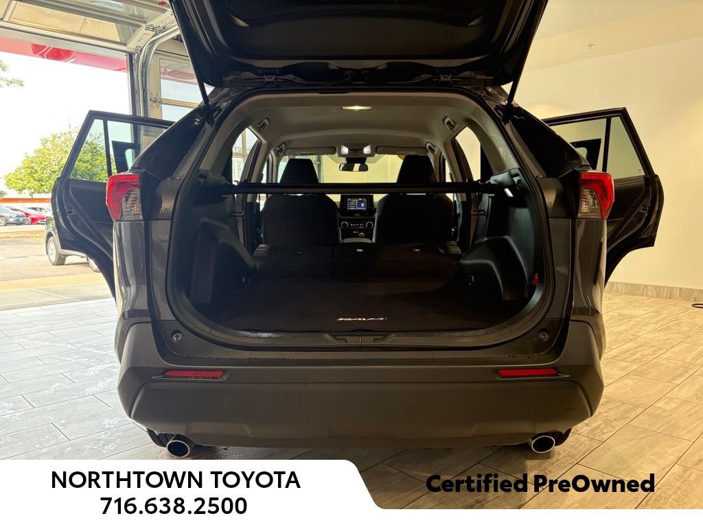 Used 2022 Toyota RAV4 LE w/ Carpet Mat Package (TMS) AWD/4WD image 25