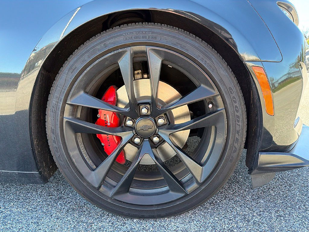 Used 2023 Chevrolet Camaro LT RWD image 23