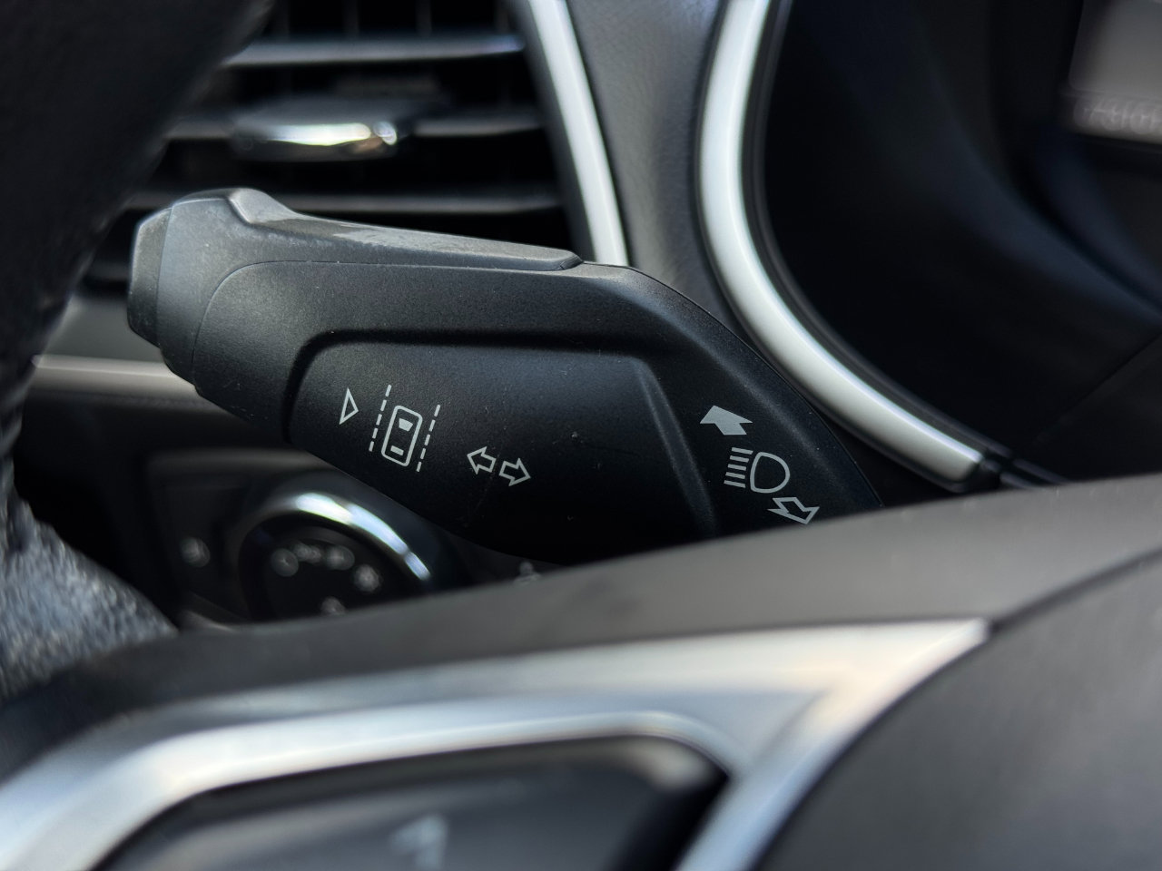 Used 2019 Ford Edge SEL w/ Equipment Group 201A image 24