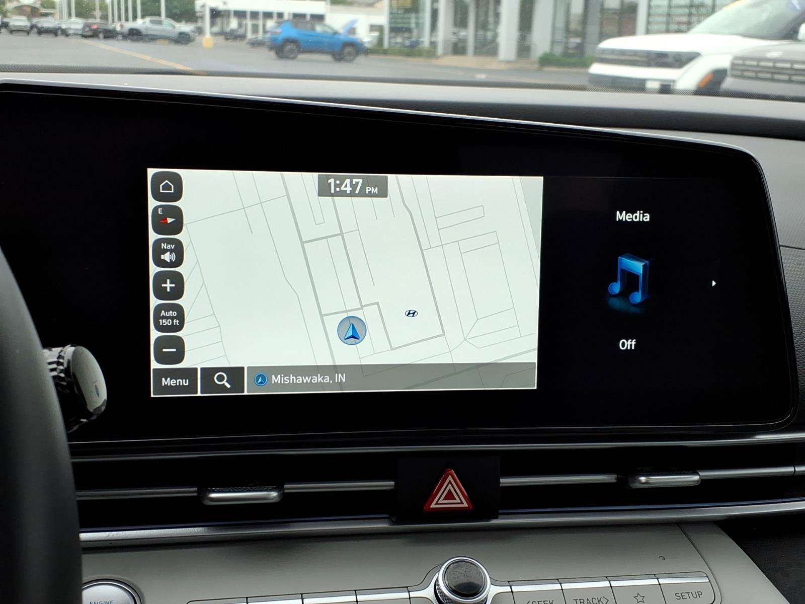 New 2025 Hyundai Elantra Limited FWD image 15
