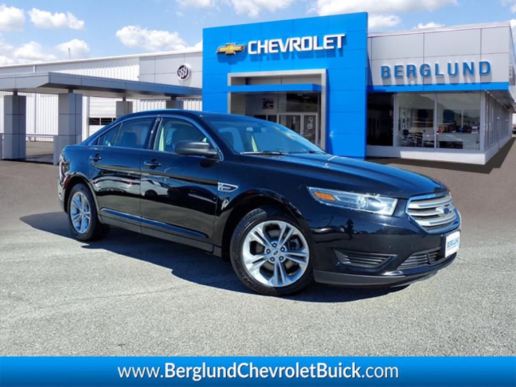 Used 2017 Ford Taurus SE image 1