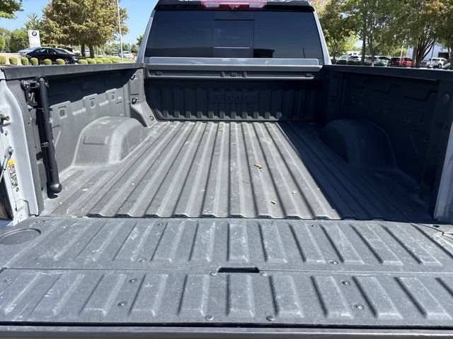 Used 2025 GMC Sierra 2500 AT4 w/ AT4 Premium Plus Package AWD/4WD image 7