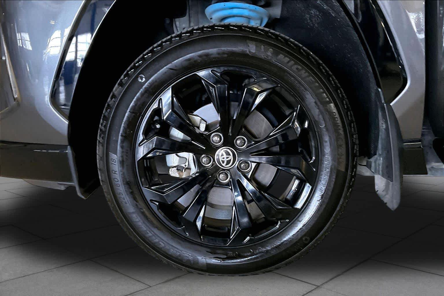 Used 2022 Toyota RAV4 XSE AWD/4WD image 10