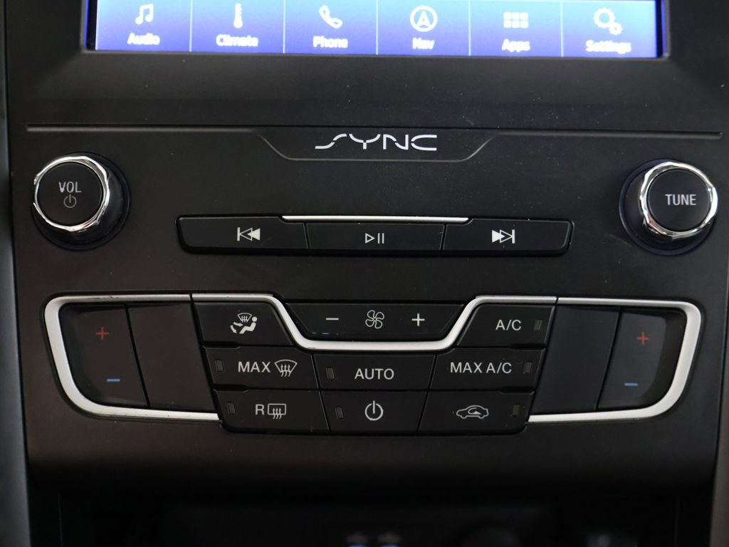 Used 2020 Ford Fusion SE w/ Equipment Group 151A image 47