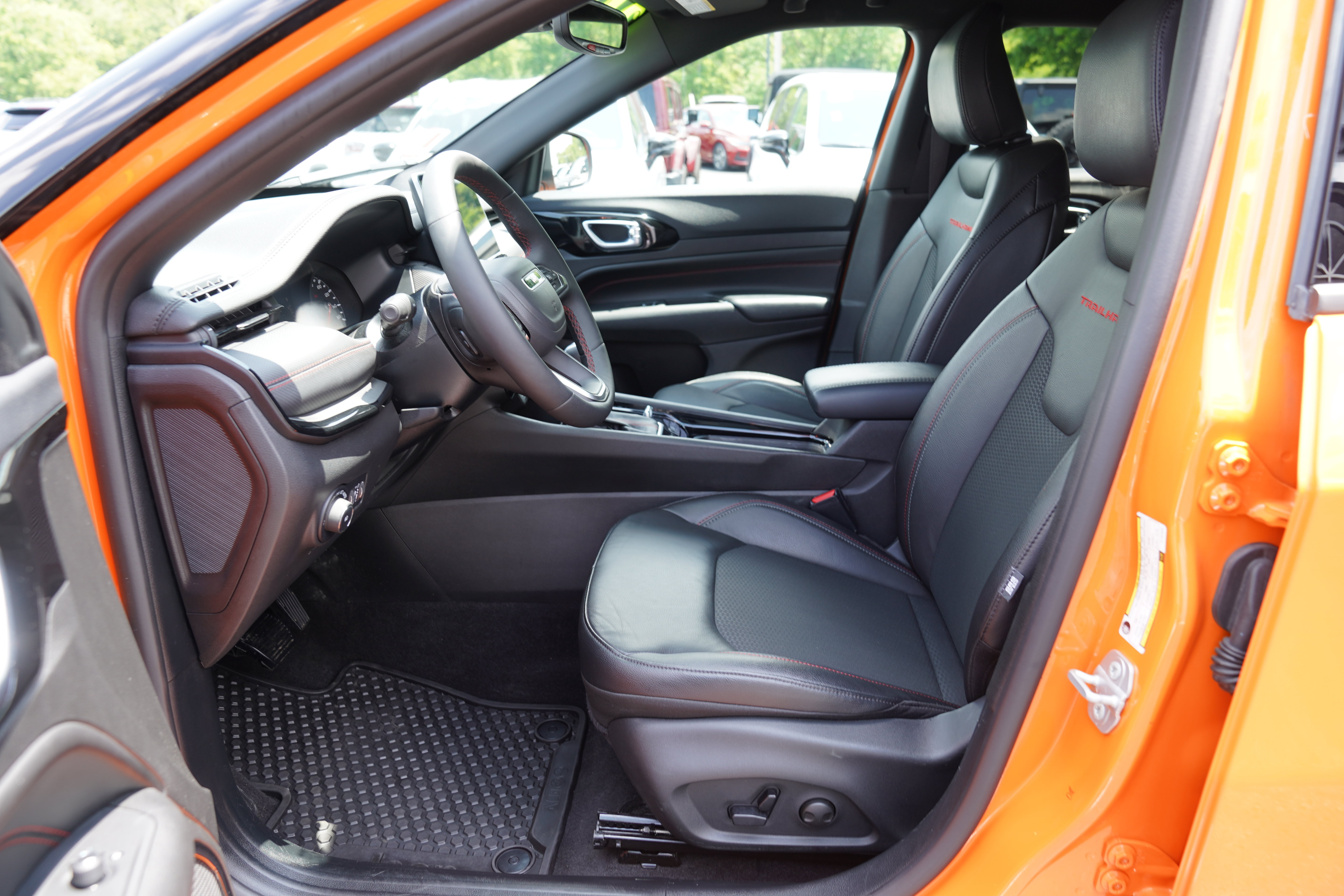 Used 2026 Jeep Compass Trailhawk AWD/4WD video 4
