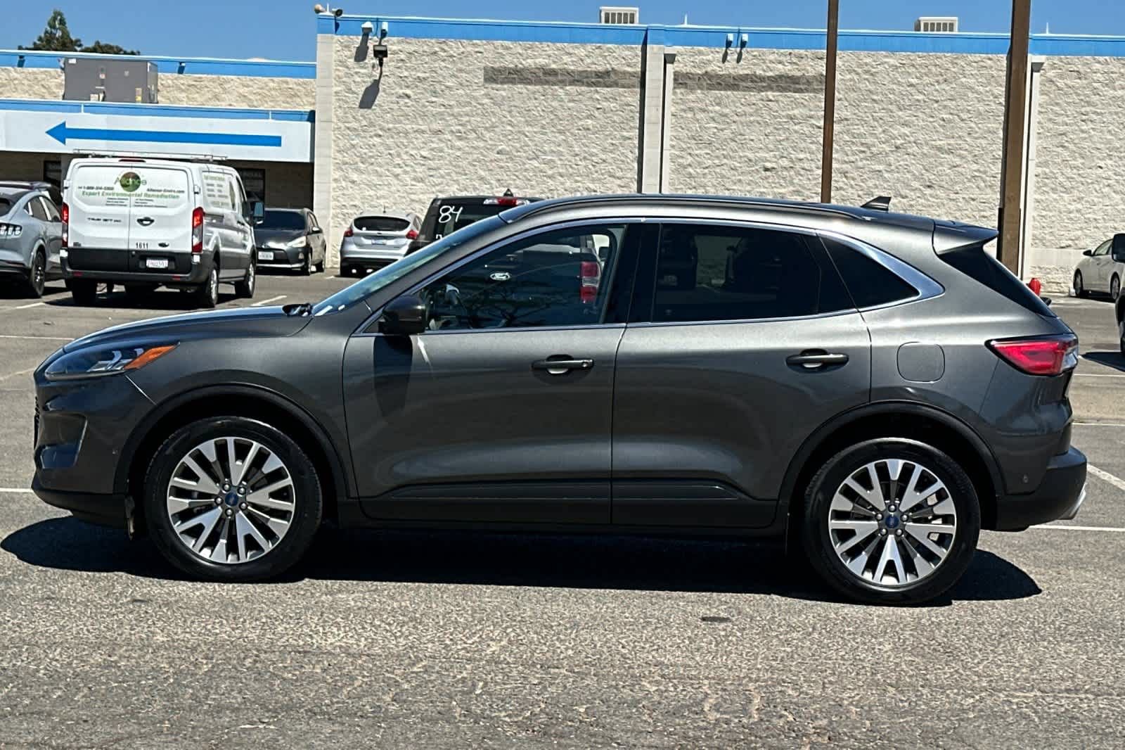 Certified 2020 Ford Escape Titanium AWD/4WD image 6