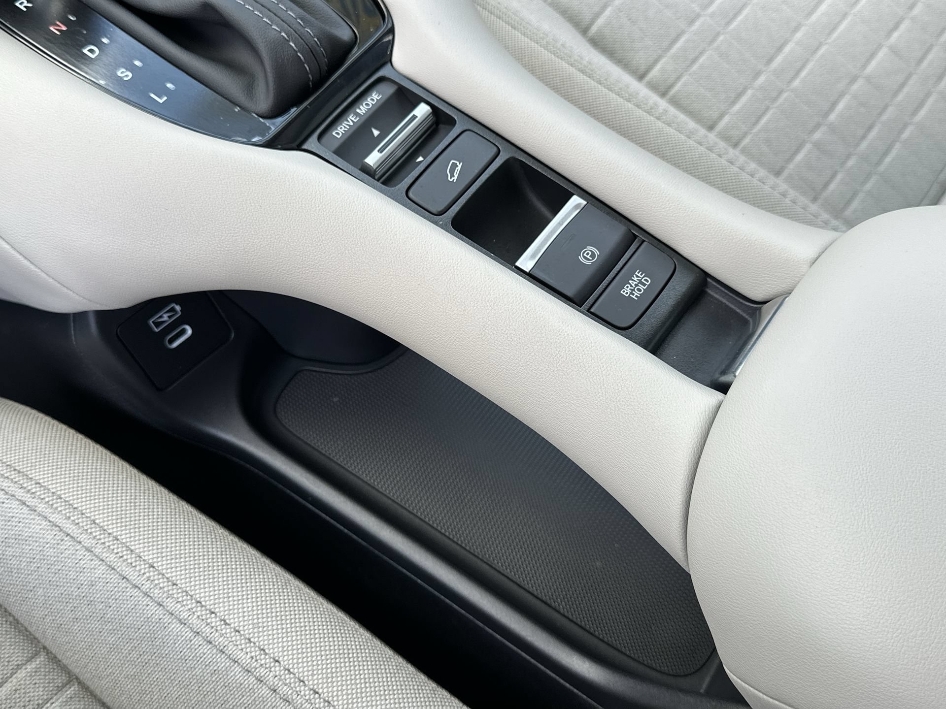 Used 2025 Honda HR-V LX image 29