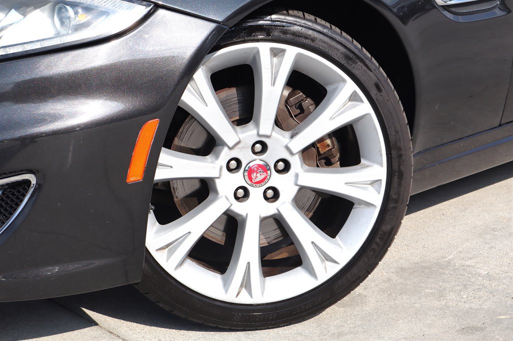 Used 2014 Jaguar XK Coupe RWD image 9