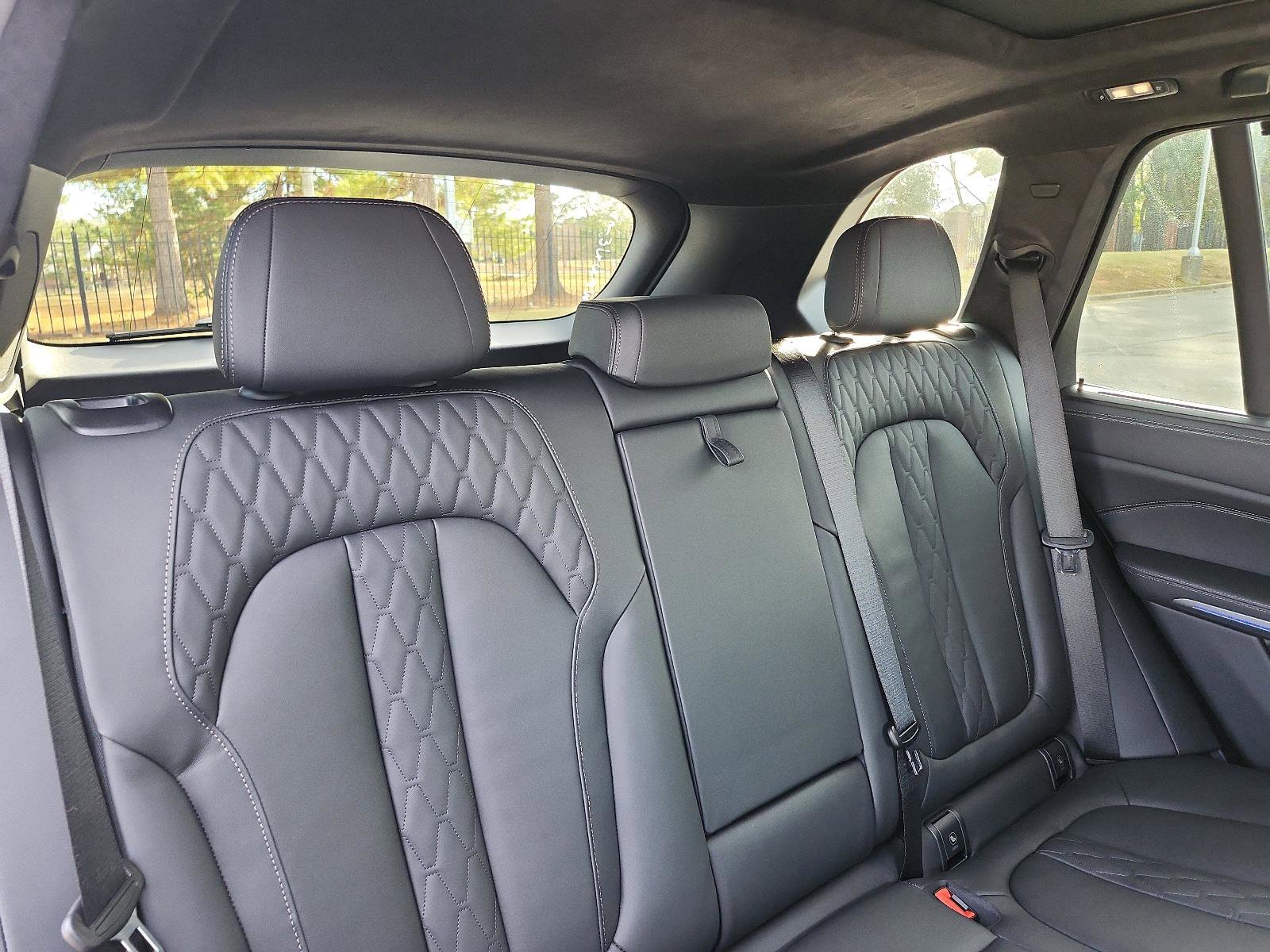 Used 2025 BMW X5 M60i image 9