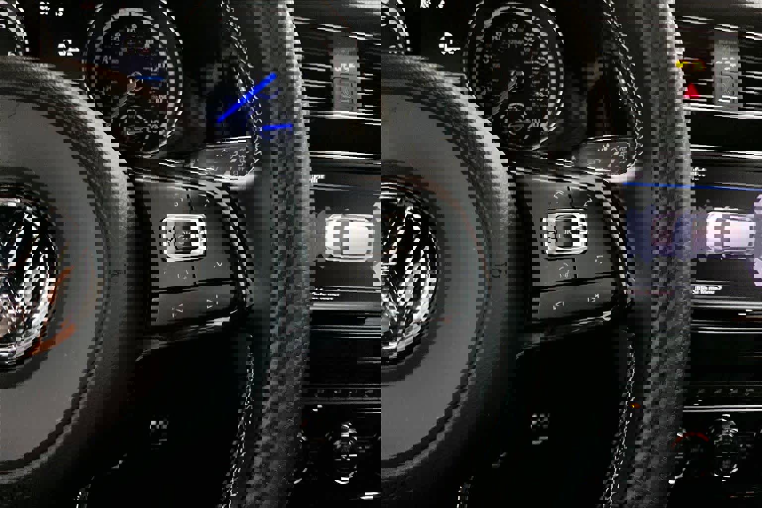 Used 2017 Volkswagen Golf R 4-Door image 21