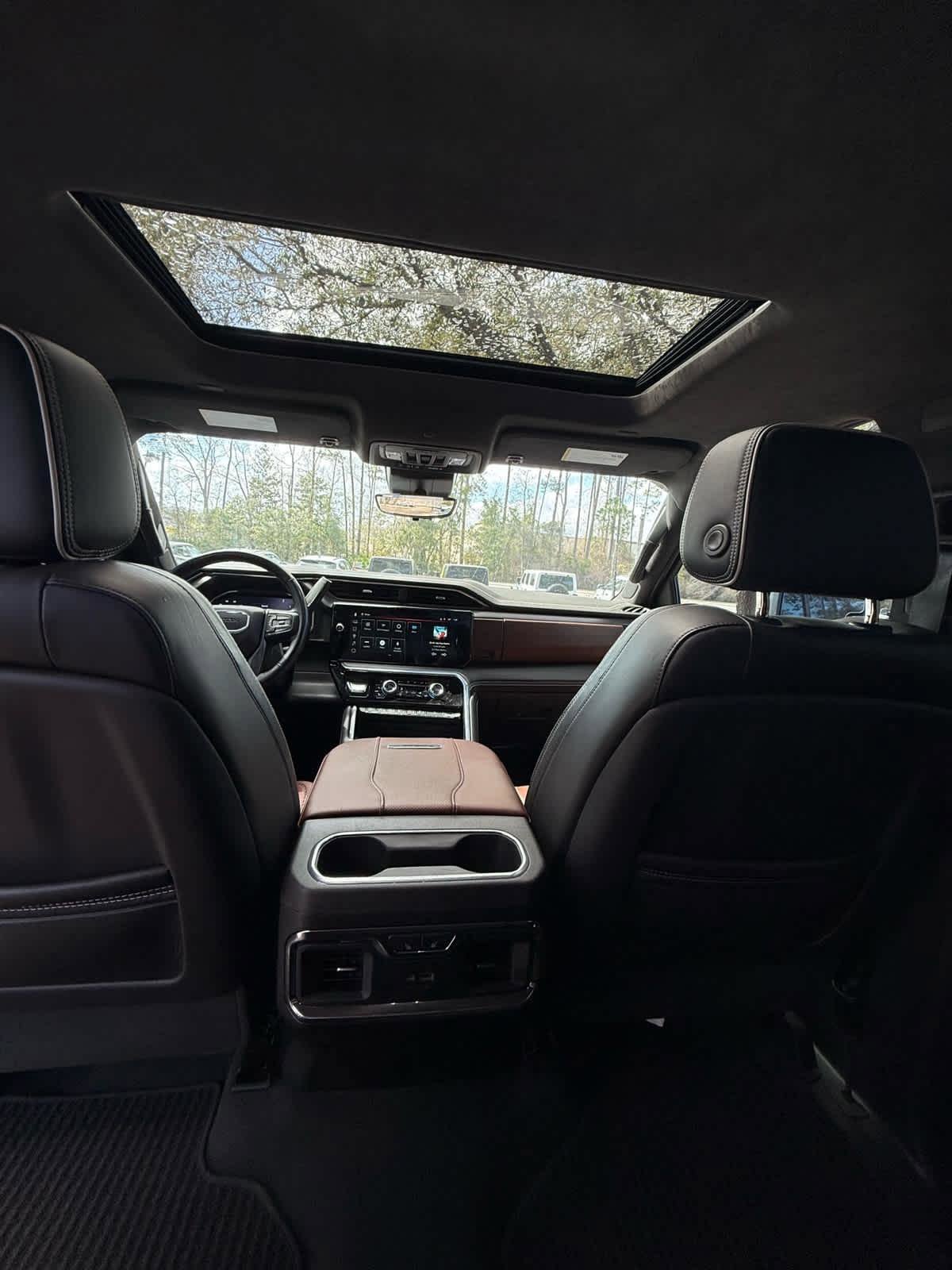 Used 2024 GMC Sierra 2500 Denali Ultimate image 18