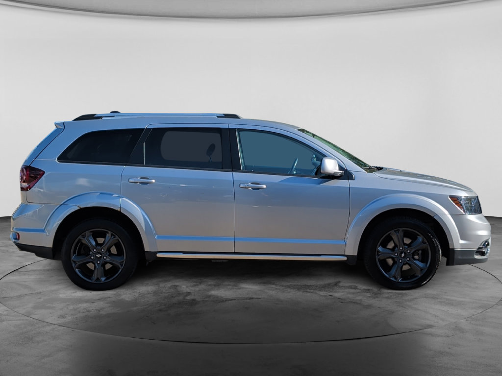 Used 2018 Dodge Journey Crossroad w/ Nav & Sun Group AWD/4WD image 8