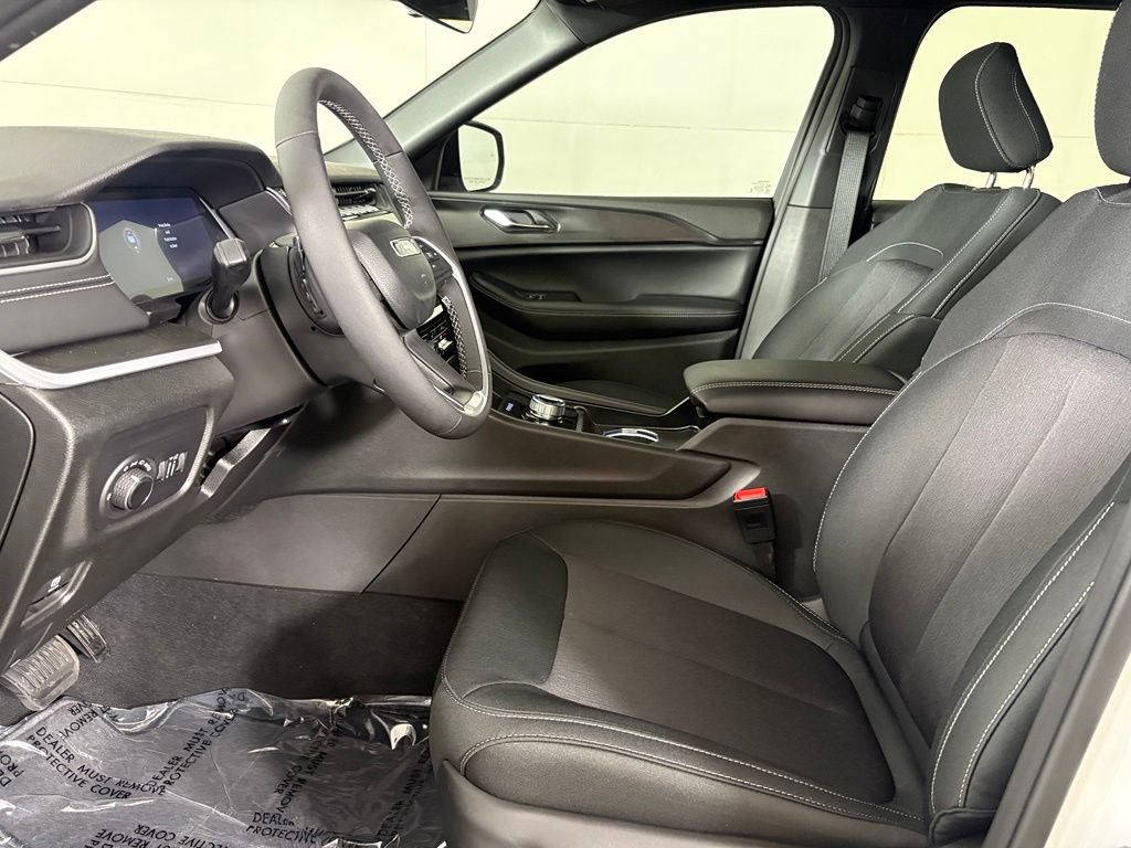 New 2027 Jeep Grand Cherokee Laredo X RWD image 20