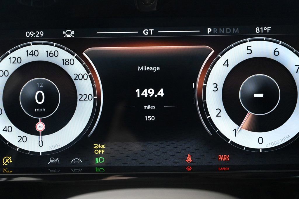 Used 2025 Aston Martin Vanquish image 6