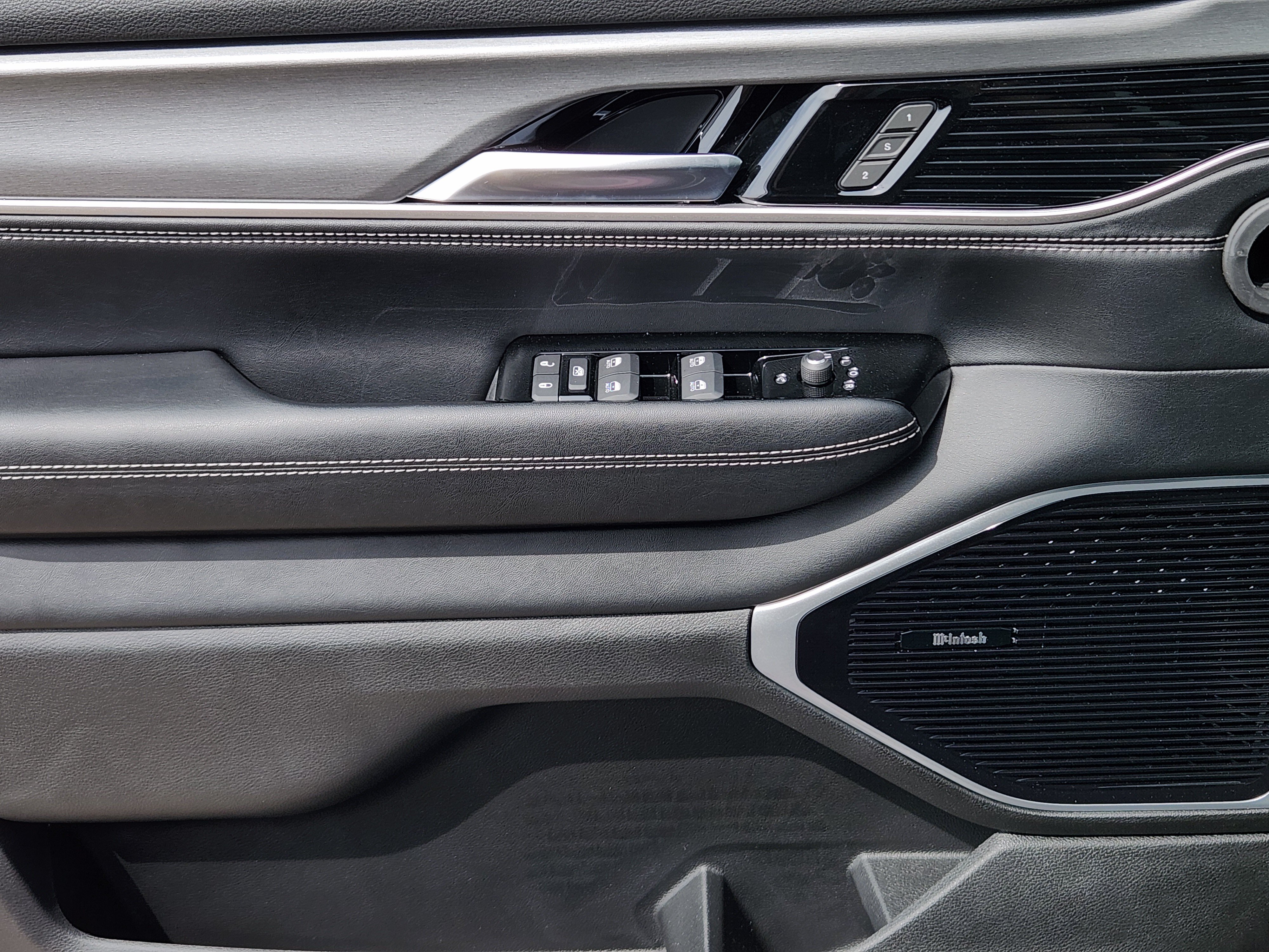 New 2026 Jeep Grand Wagoneer Limited AWD/4WD image 17