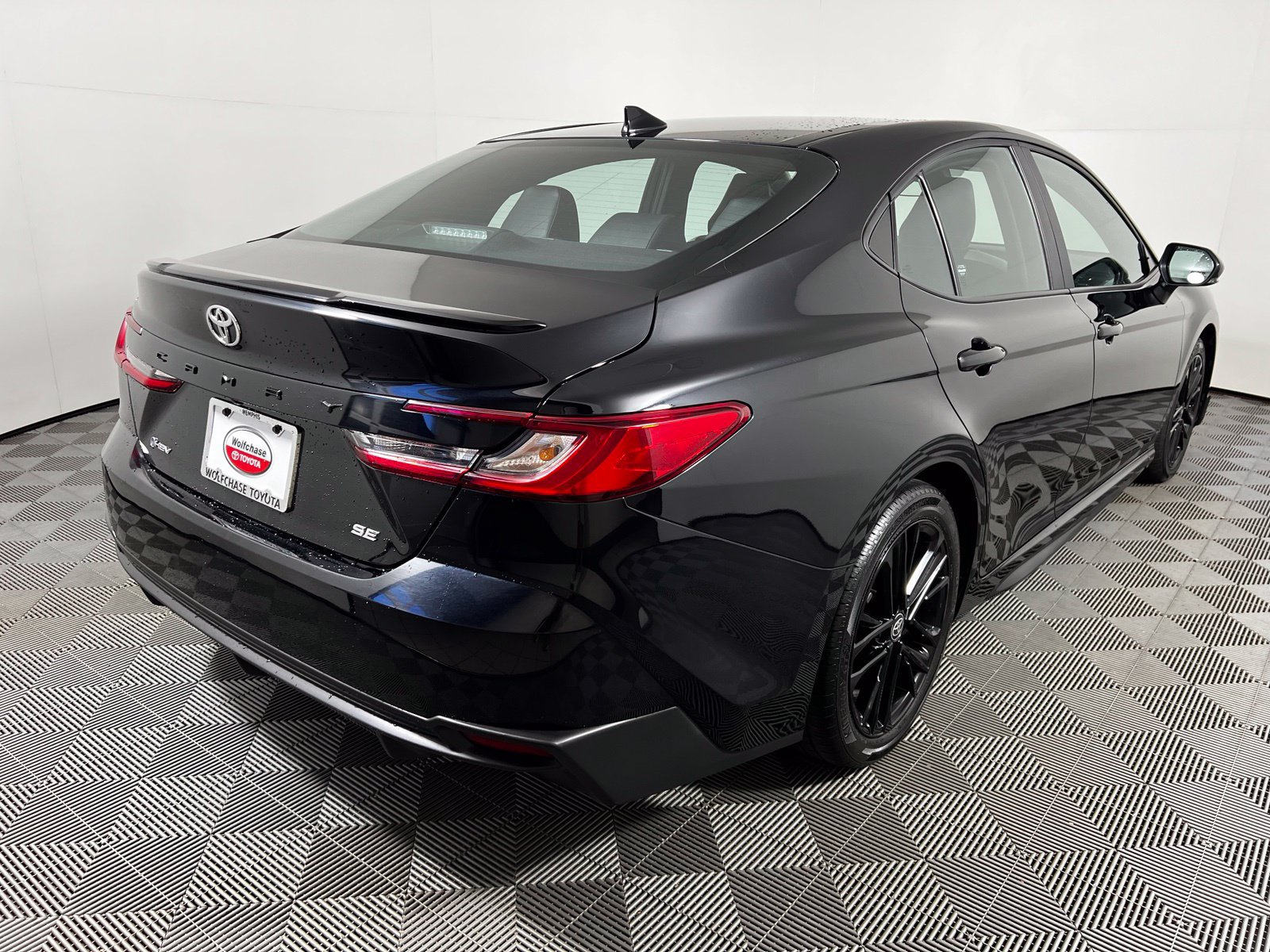 Certified 2025 Toyota Camry SE FWD image 5