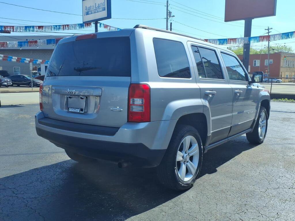 Used 2015 Jeep Patriot Latitude AWD/4WD image 5