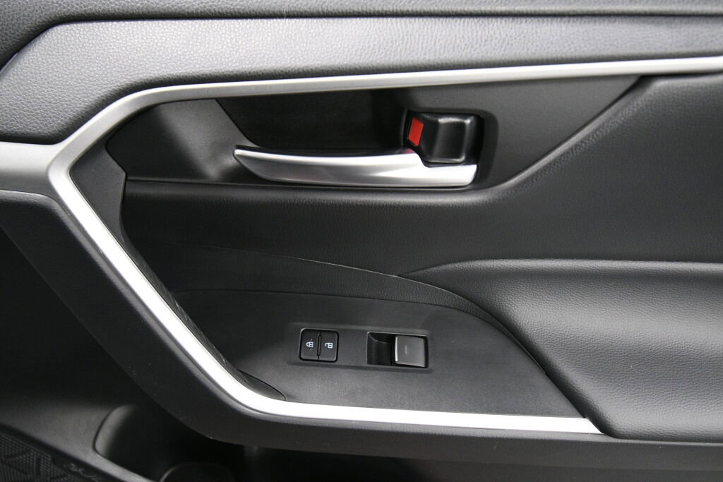 Used 2023 Toyota RAV4 XLE Premium AWD/4WD image 30