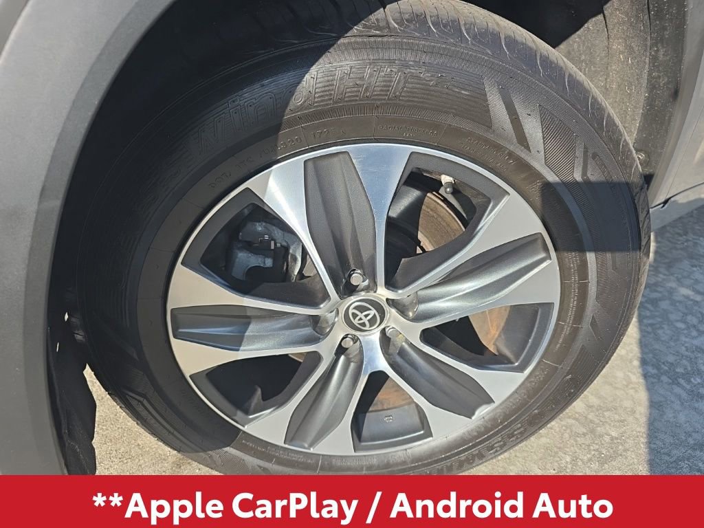 Used 2022 Toyota Highlander XLE image 3