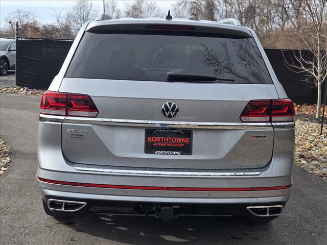 Certified 2022 Volkswagen Atlas SEL Premium image 4