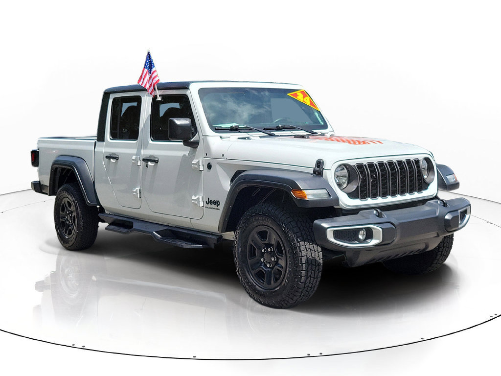 Used 2024 Jeep Gladiator Sport AWD/4WD image 2