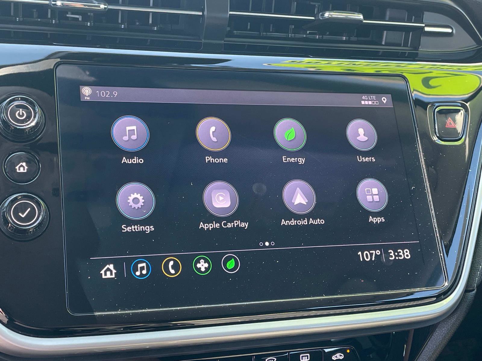 Used 2022 Chevrolet Bolt EUV LT w/ Comfort Package image 11