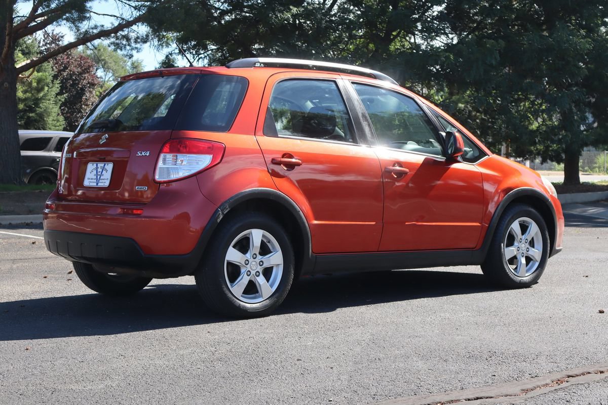 Used 2010 Suzuki SX4 Touring AWD/4WD image 5